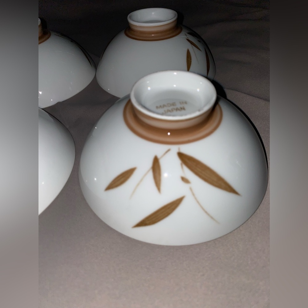 Set of 4 Porcelain Japanese Rice
Bowls - Picture 6 of 8
